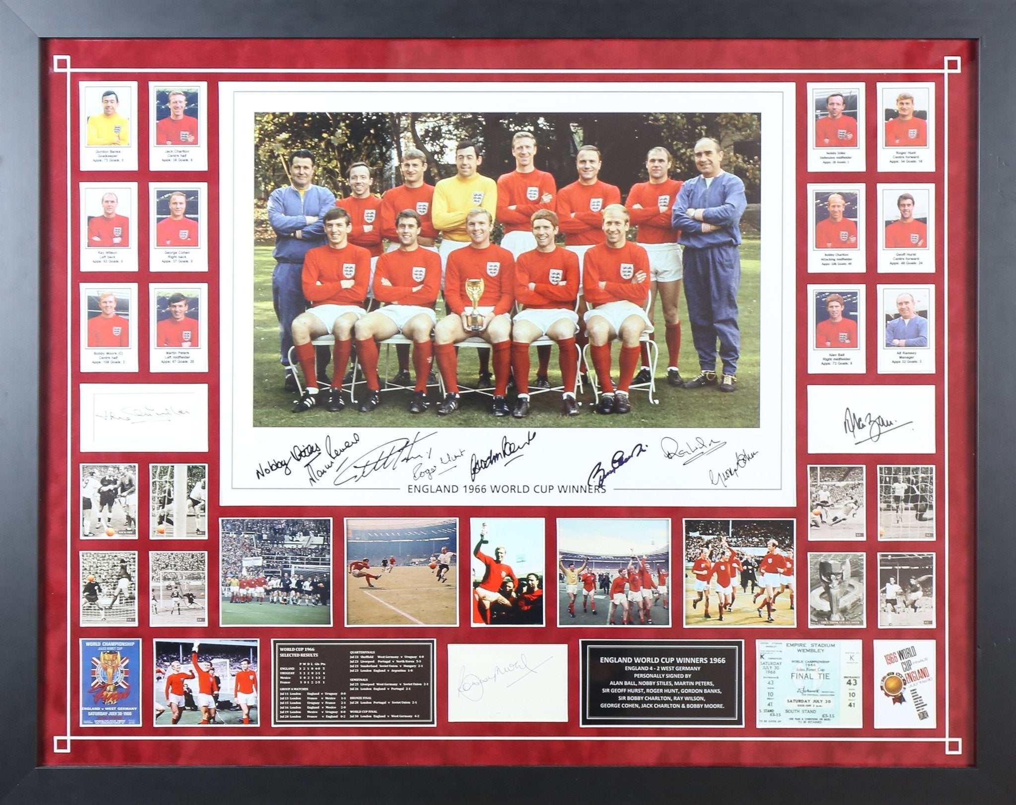 1966 11 Signed England Photograph and White card Framed Display - Memorabilia Framers Shop